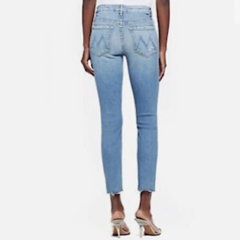 “Like New” MOTHER High-Waisted Looker Ankle Fray Jean - Picture 3 of 10